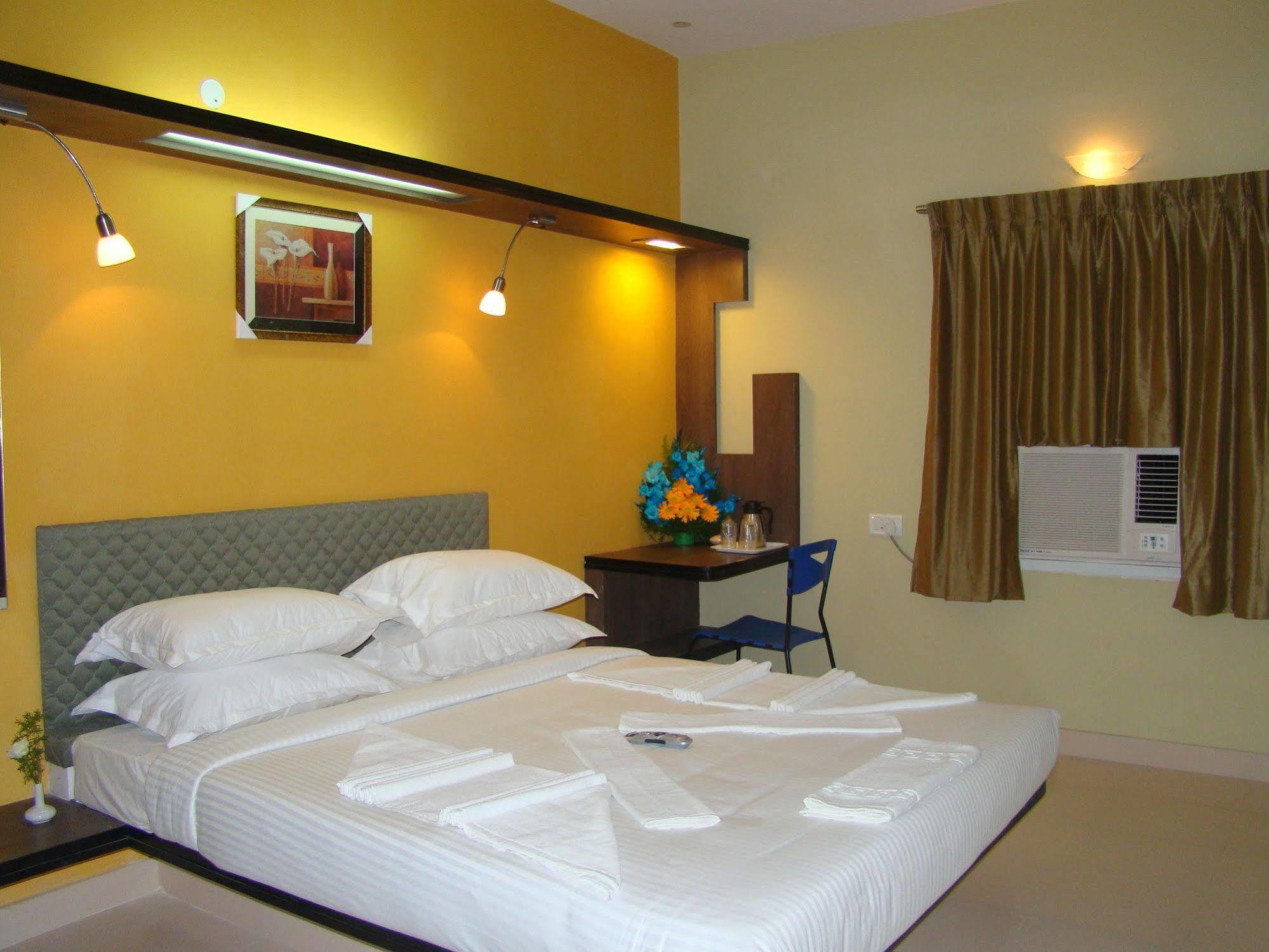 Hotel Grand Bee Bengalúr Exteriér fotografie
