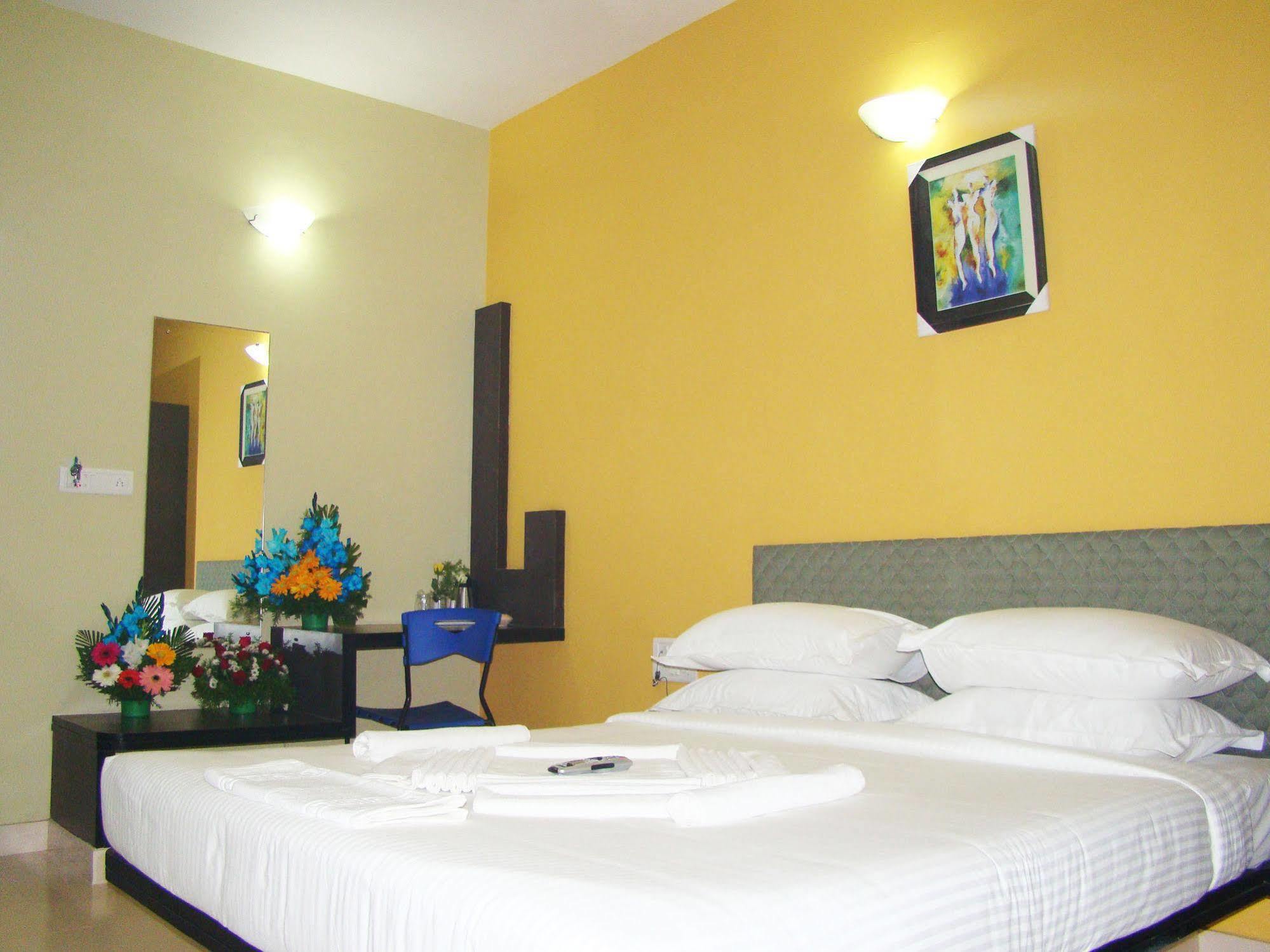 Hotel Grand Bee Bengalúr Exteriér fotografie